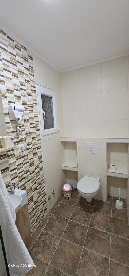 Ekonomic Apartmani Golubovci Exterior photo